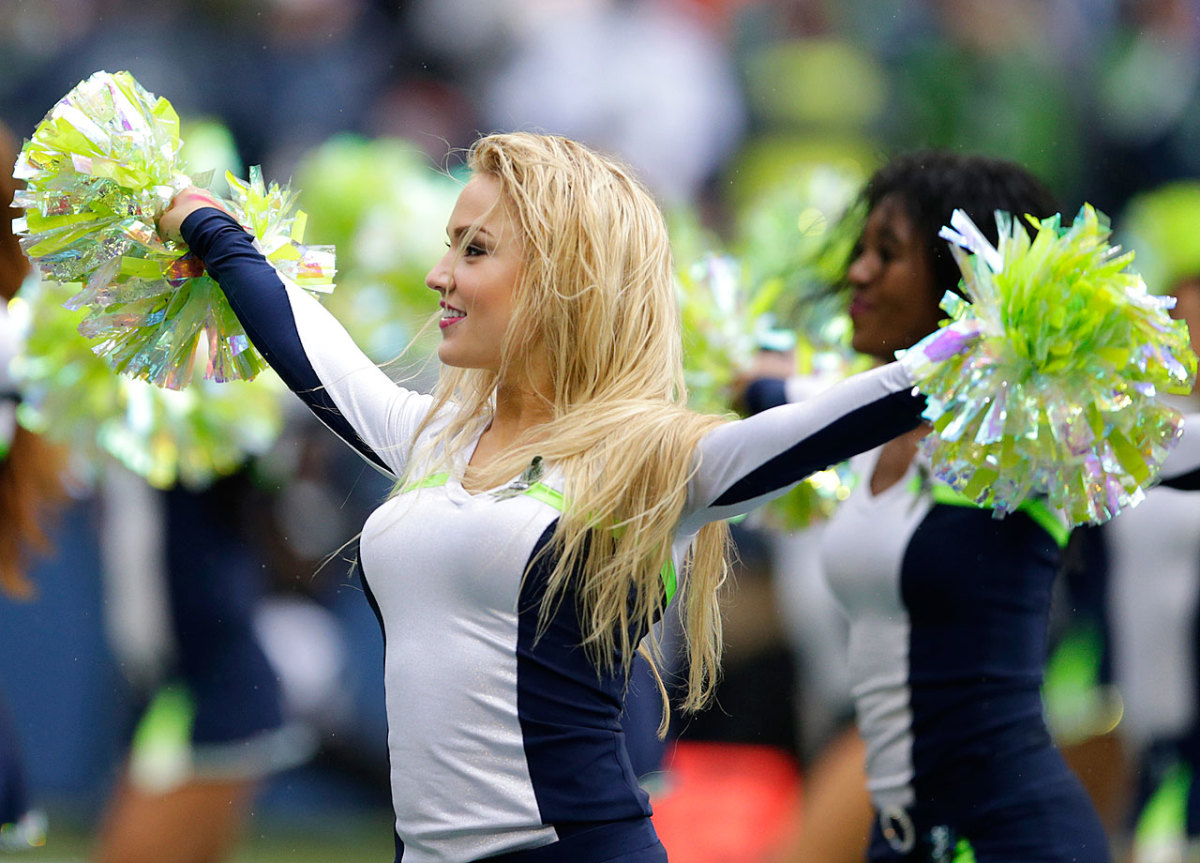 Seattle-Seahawks-Sea-Gals-cheerleaders-AP964954293290_1.jpg
