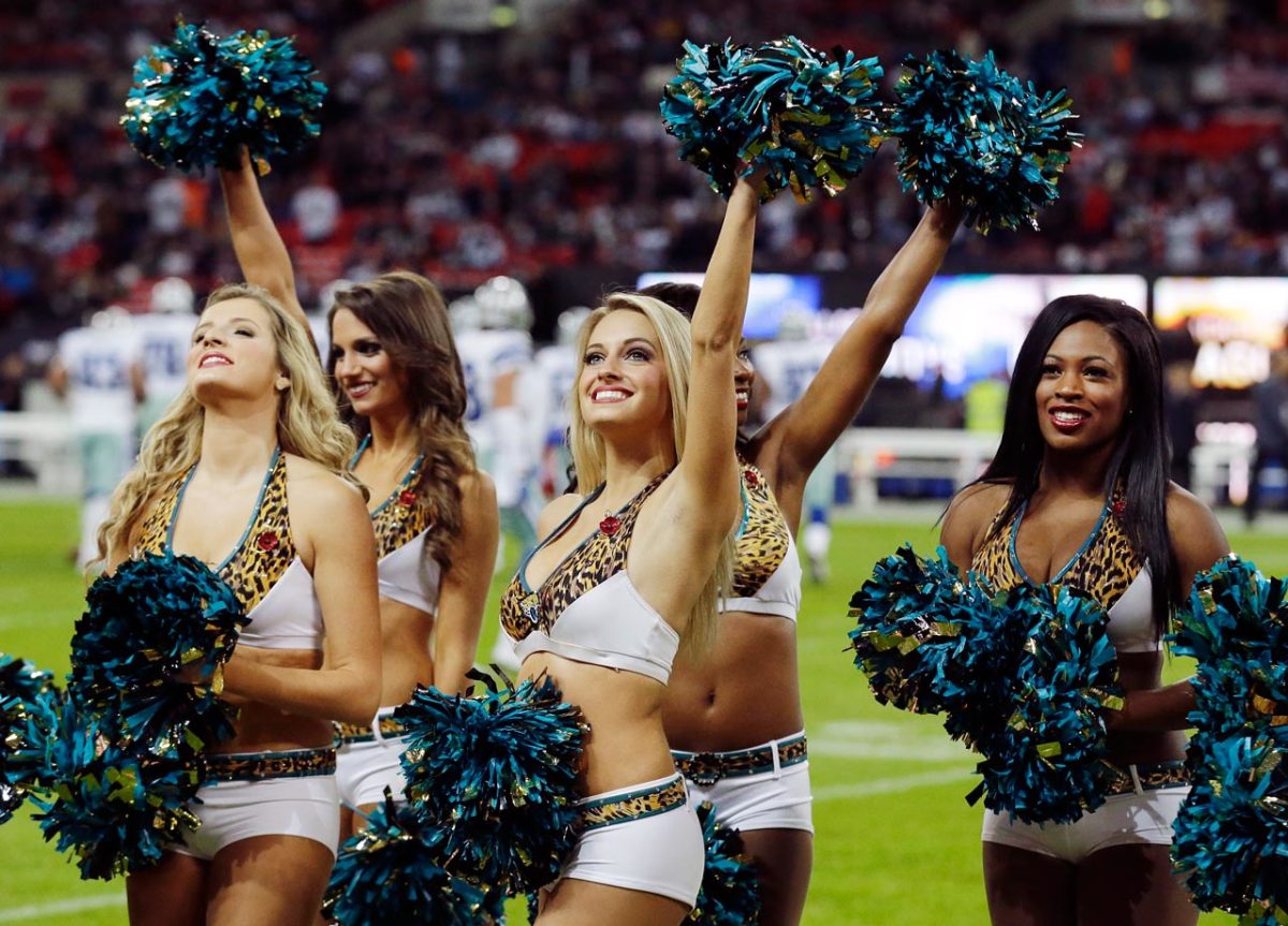 Jacksonville-Jaguars-The-Roar-cheerleaders-AP770573330717_5.jpg