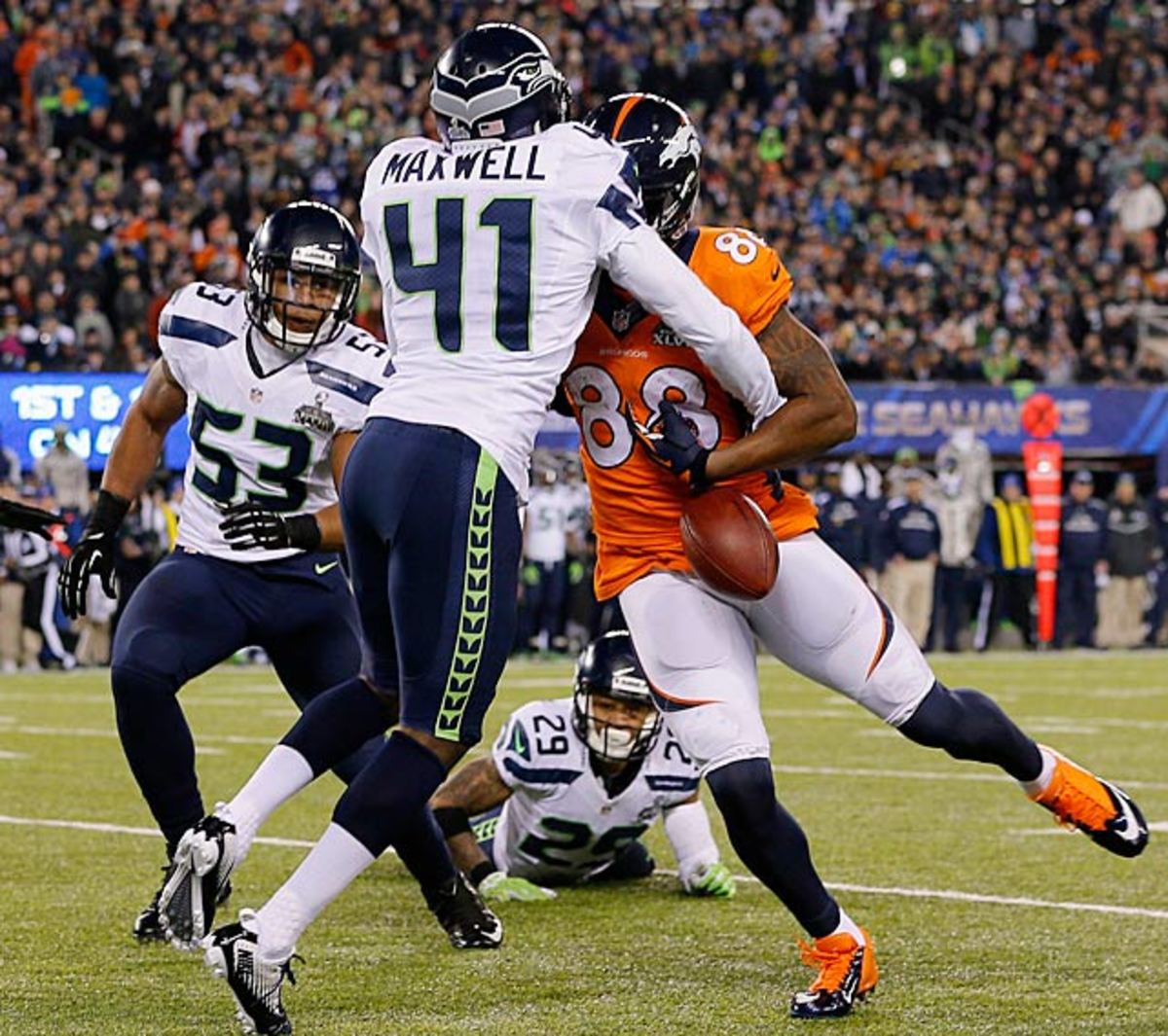 140203040355-demaryius-thomas-fumble-single-image-cut.jpg
