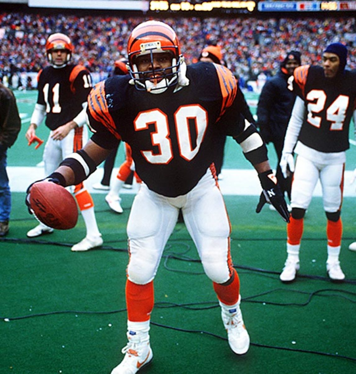 Cincinnati Bengals' Ickey Woods takes his iconic celebration to the deli  aisle - Sports Illustrated