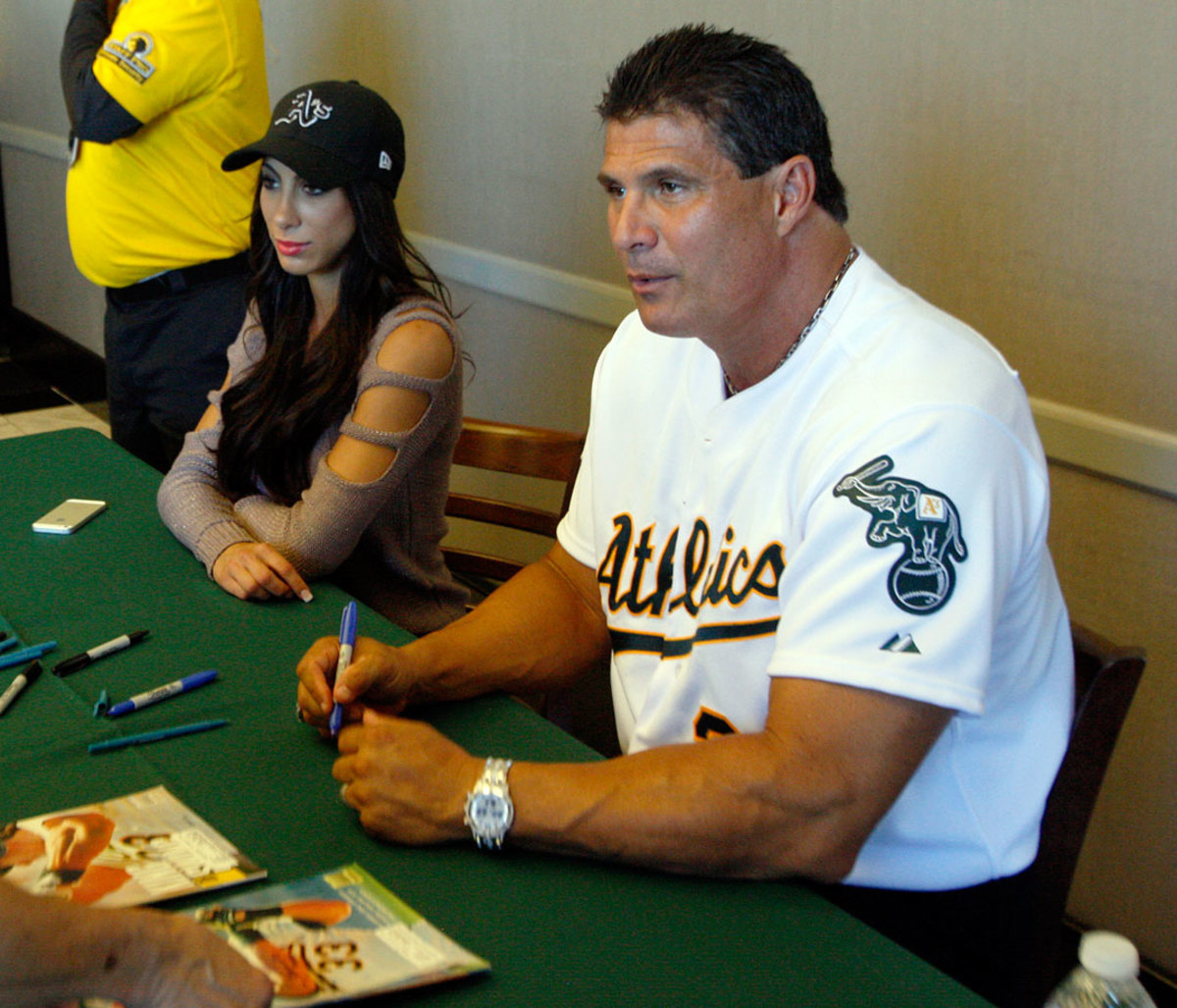 2014-1124-Jose-Canseco-fiancee-Leila-Knight.jpg