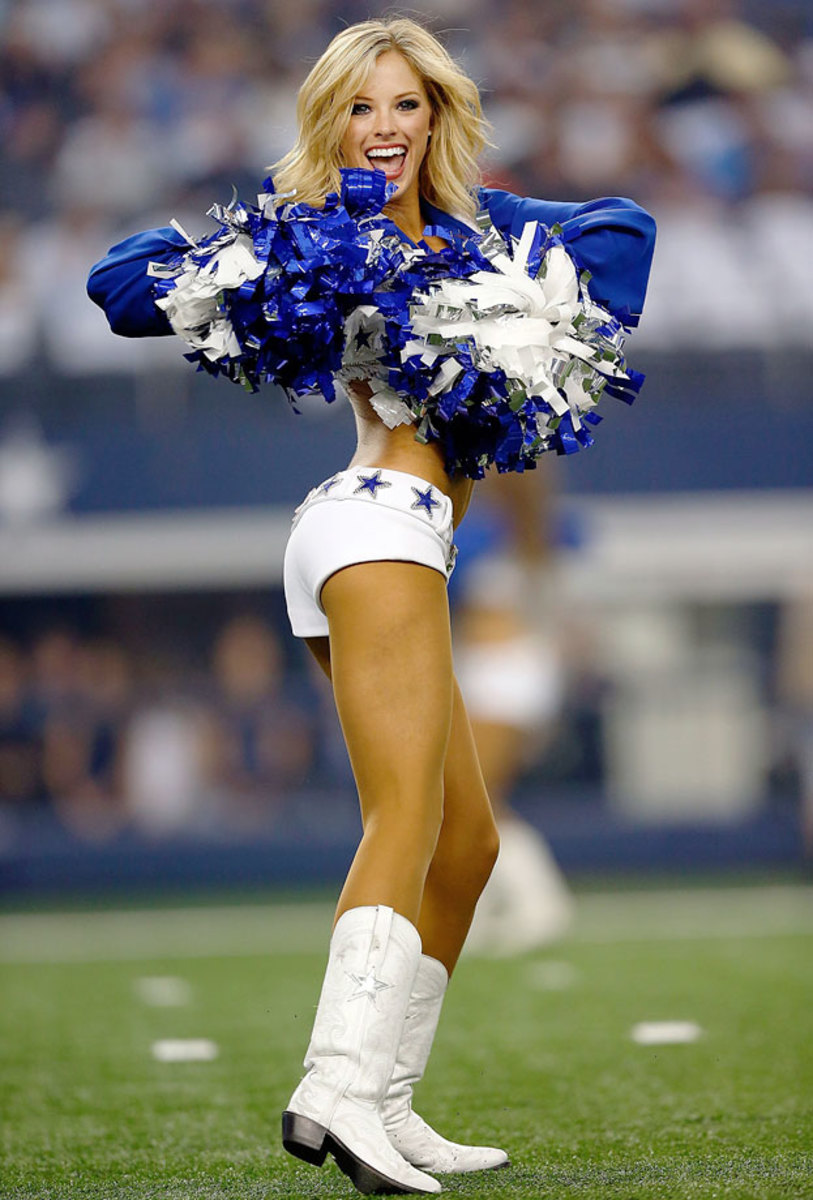 Dallas-Cowboys-cheerleaders-453714064.jpg