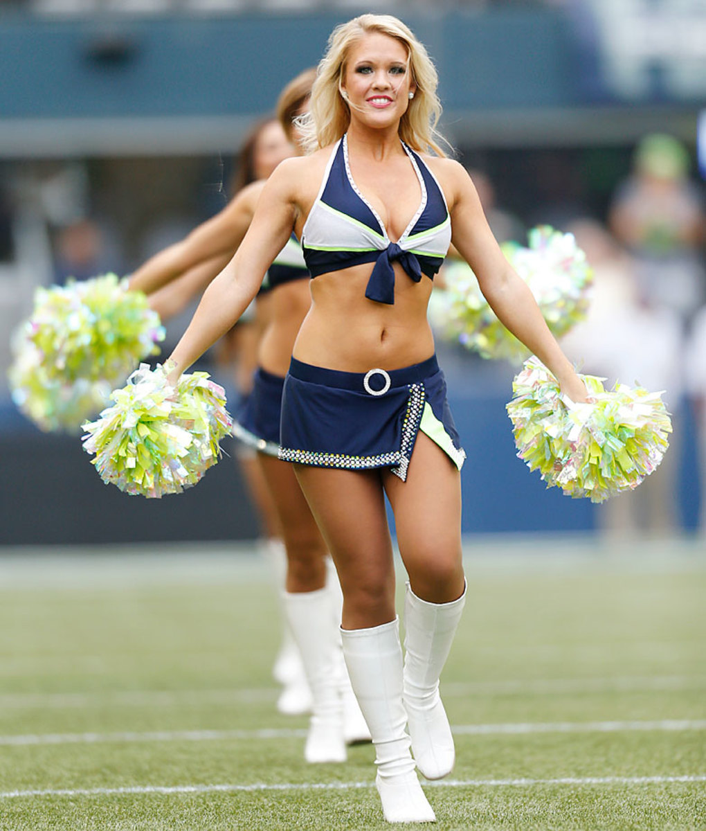 Seattle-Seahawks-Sea-Gals-cheerleaders-AP646587429753_20.jpg