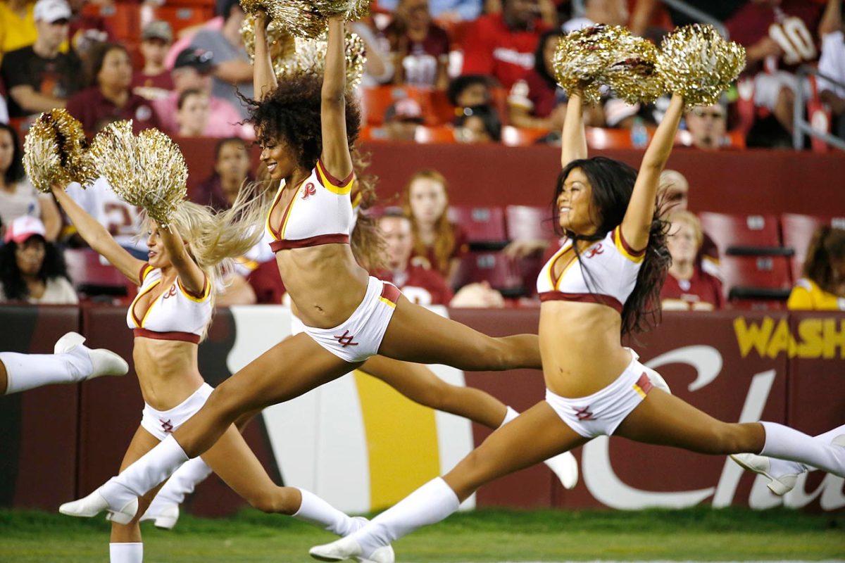 Washington-Redskins-cheerleaders-AP263658413867_2.jpg