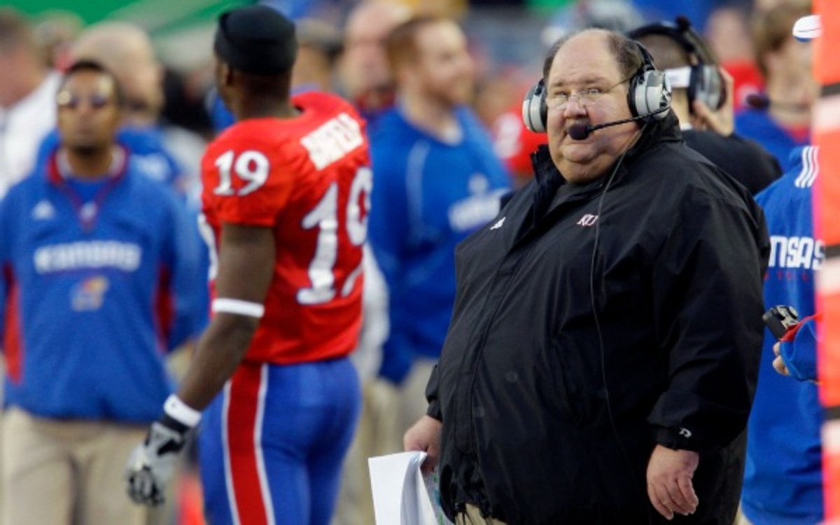 Mark Mangino is back in Big 12 country as the OC of the Iowa State Cyclones. (AP Photo/Orlin Wagner)
