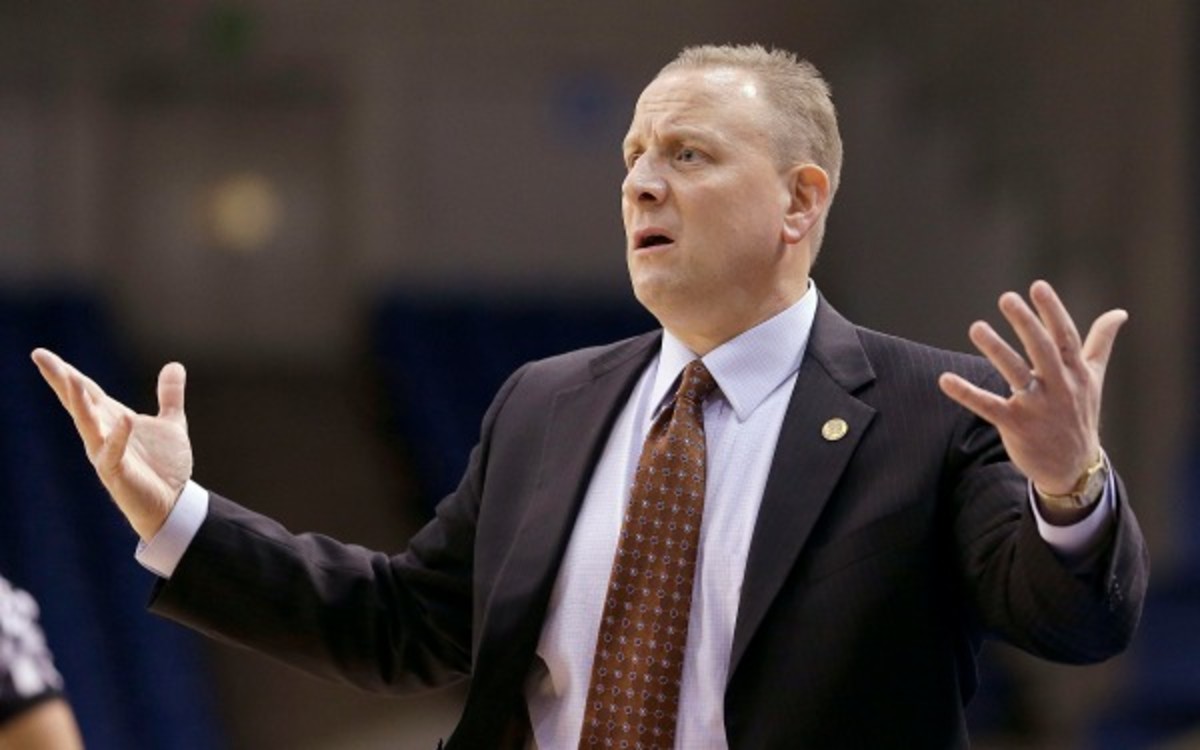 Under head coach Dave Wojcik, San Jose State finished 7-24 and 1-17 in the Mountain West. (AP Photo/Tony Avelar)