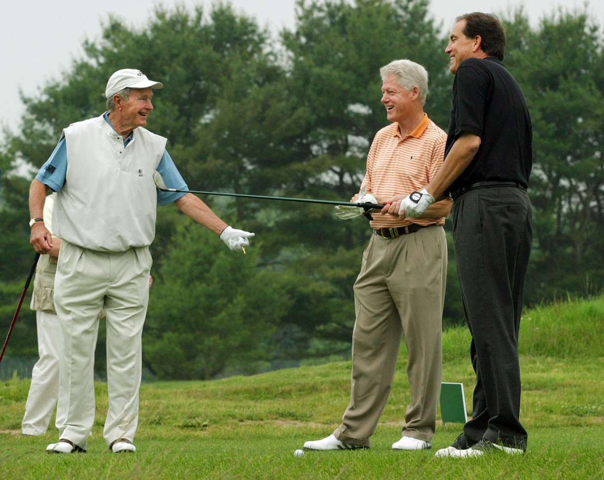 2005-George-HW-Bush-Bill-Clinton-Jim-Nantz-golf.jpg