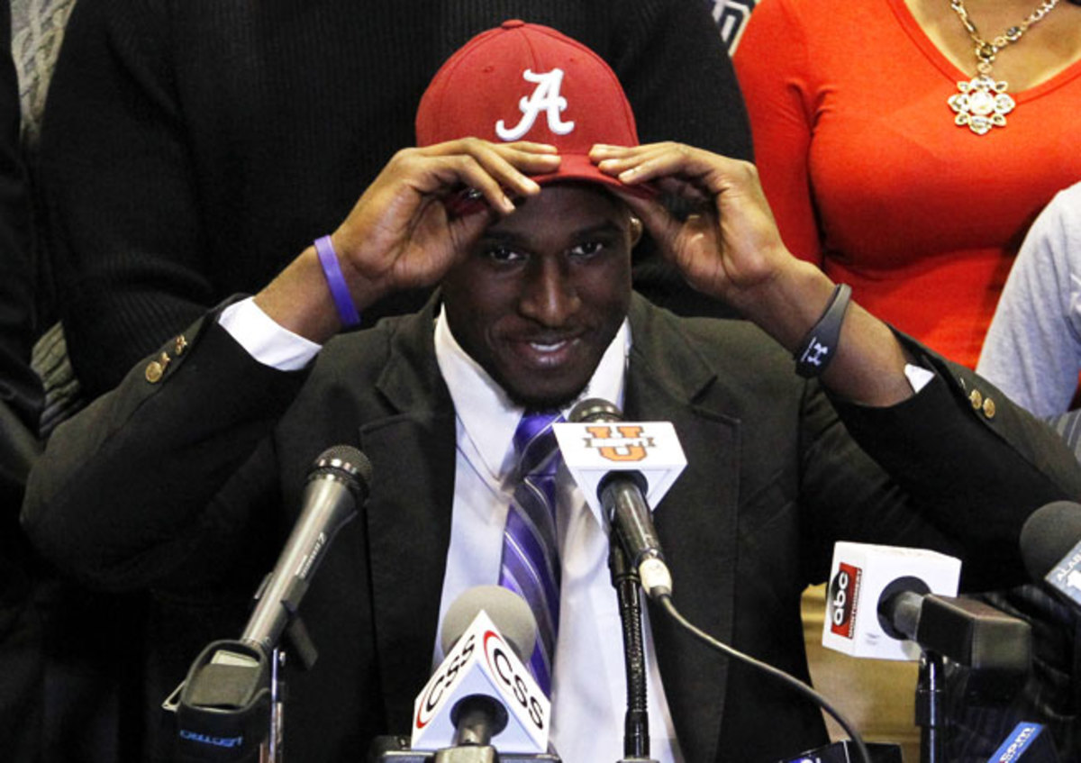 Five-star linebacker Rashaan Evans pulled a Signing Day stunner by picking Alabama instead of Auburn.
