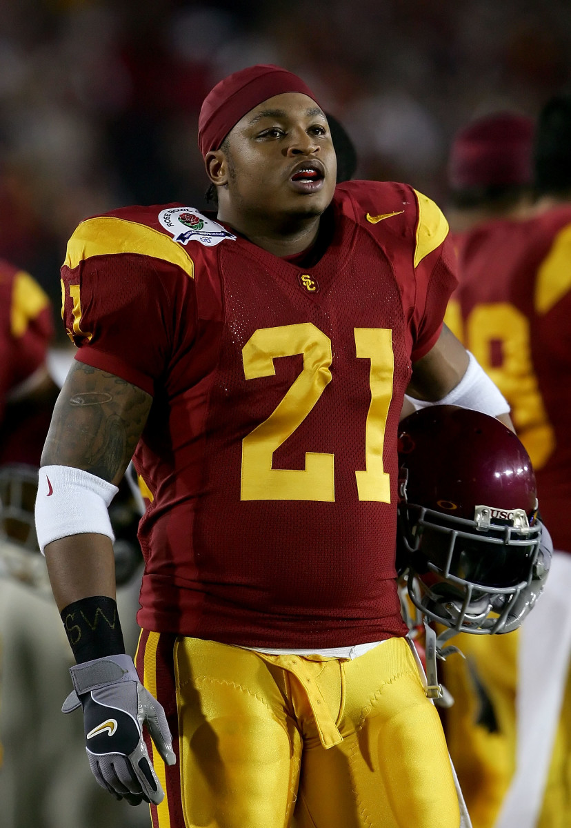 LenDale White tweets USC Trojans AD Pat Haden kicked him out of game