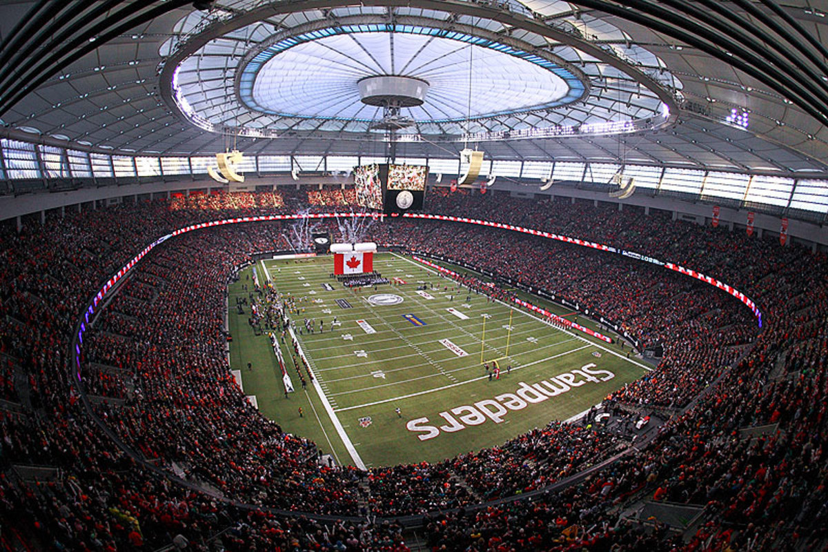 More than 52,000 fans packed BC Place in Vancouver for the CFL's 102nd Grey Cup on Sunday. (Jeff Vinnick/Getty Images)