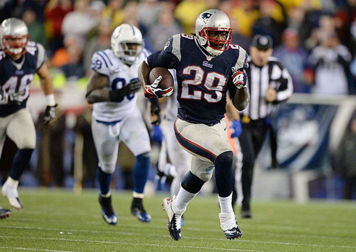 The Pittsburgh Steelers signed running back LeGarrette Blount to a two-year contract.