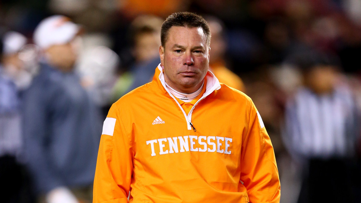 Tennessee coach Butch Jones to sign new contract, won&#39;t leave for Michigan  - Sports Illustrated