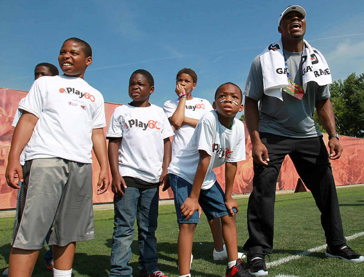 As part of the NFL Rookie Symposium in Berea, Ohio, in June, Mack participated in a Play 60 event with Cleveland area youth. (Aaron Josefczyk/Getty Images)