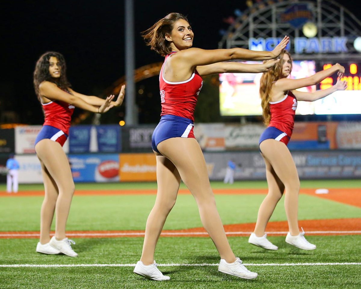 cheerleaders-BEA_2992A.jpg