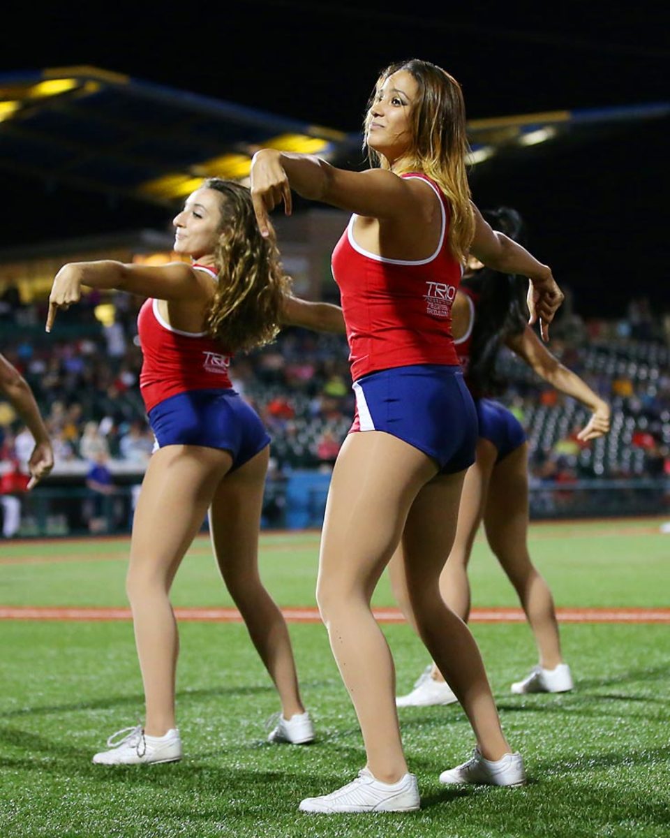 cheerleaders-BEA_2867A.jpg
