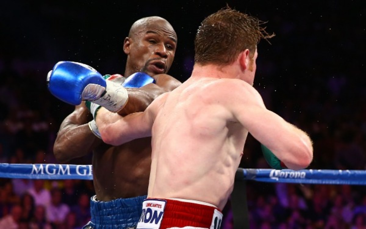The one judge who scored the Mayweather-Alvarez bout a draw has stepped down. (Al Bello/Getty Images