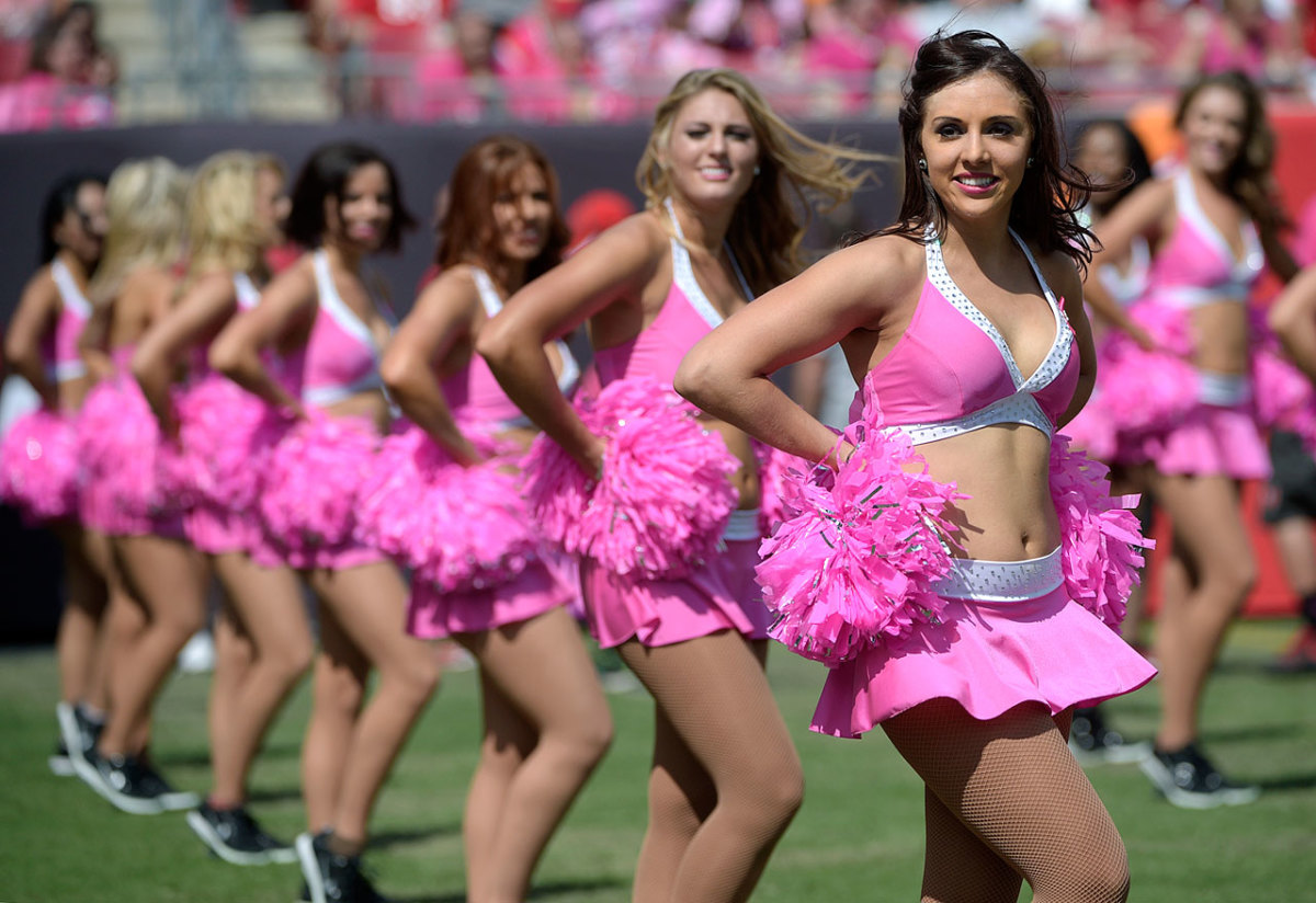 Tampa-Bay-Buccaneers-cheerleaders-AP990806853317_15.jpg
