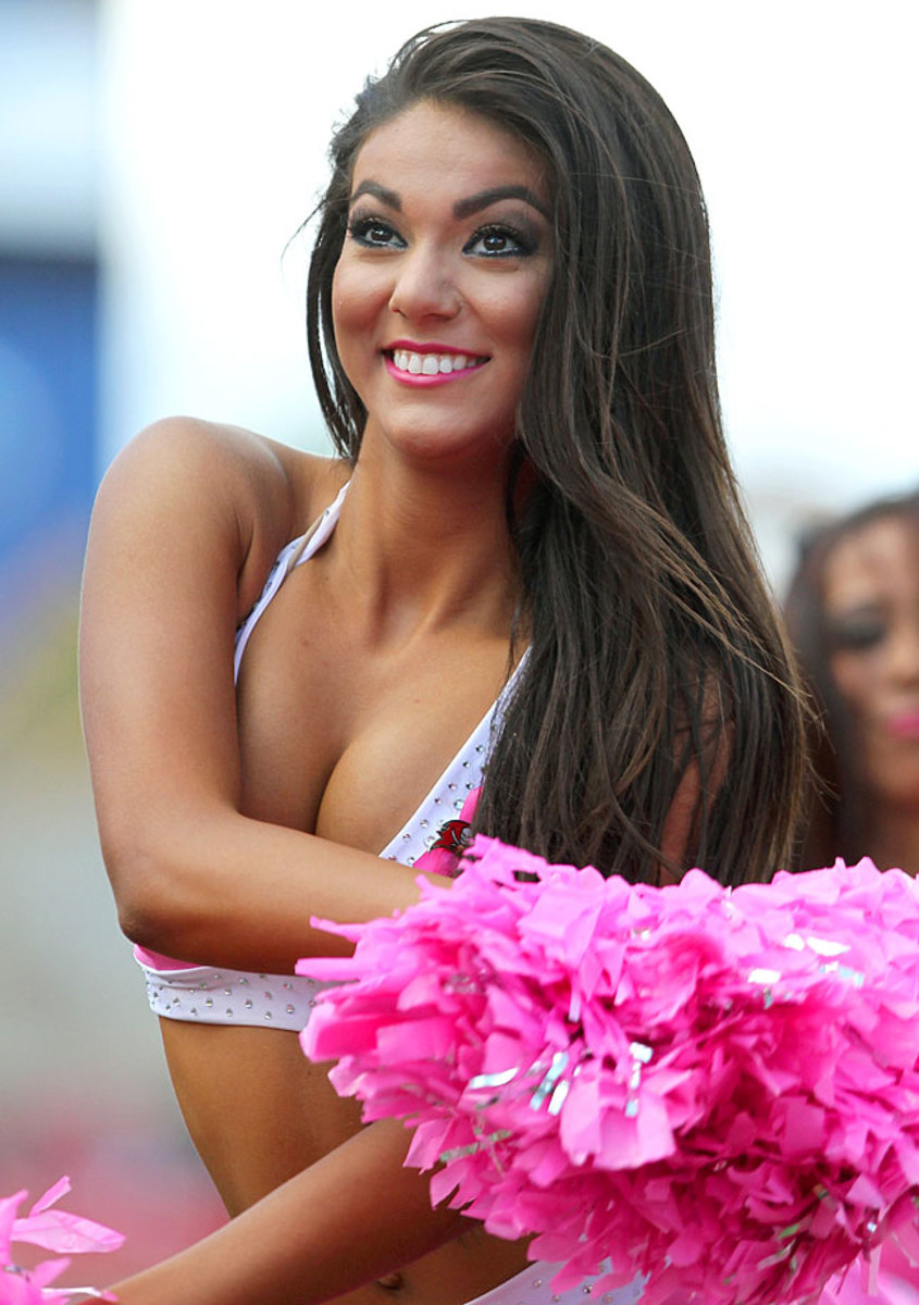 Tampa-Bay-Buccaneers-cheerleaders-357141012141_Ravens_at_Bucs.jpg
