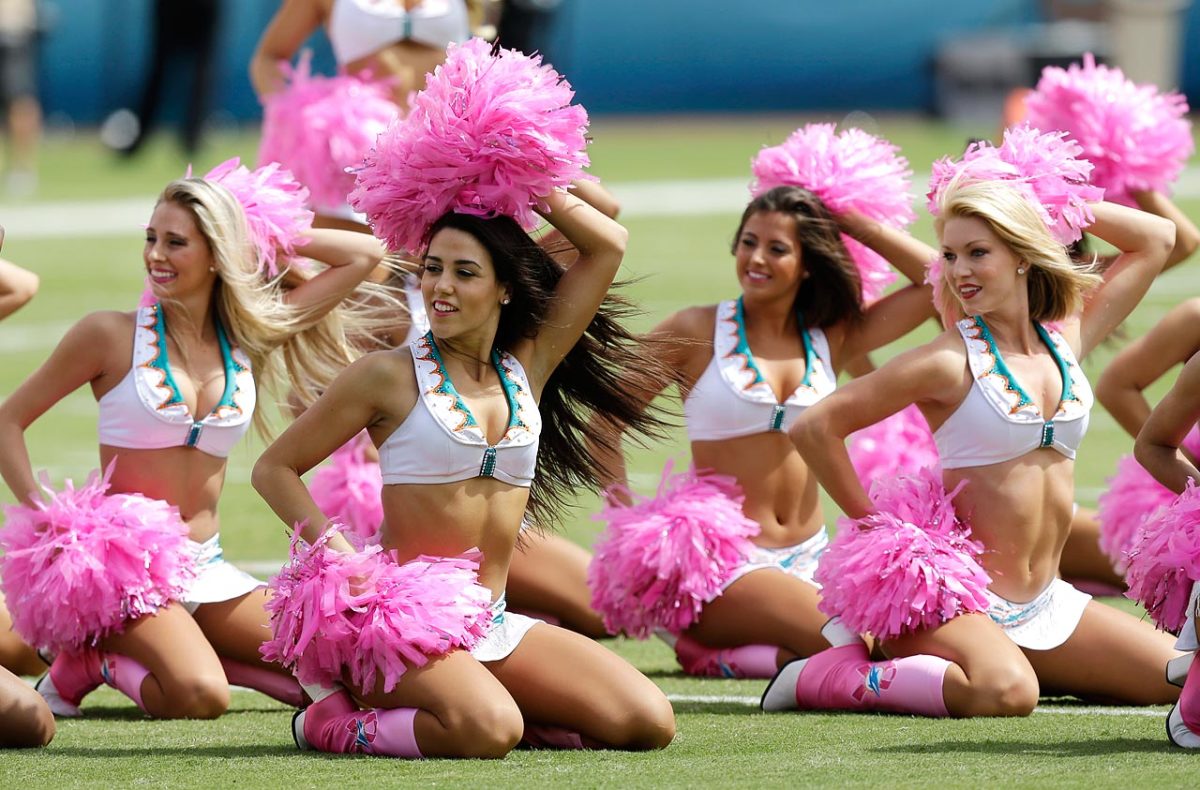 Miami-Dolphins-cheerleaders-AP306775686789_12.jpg