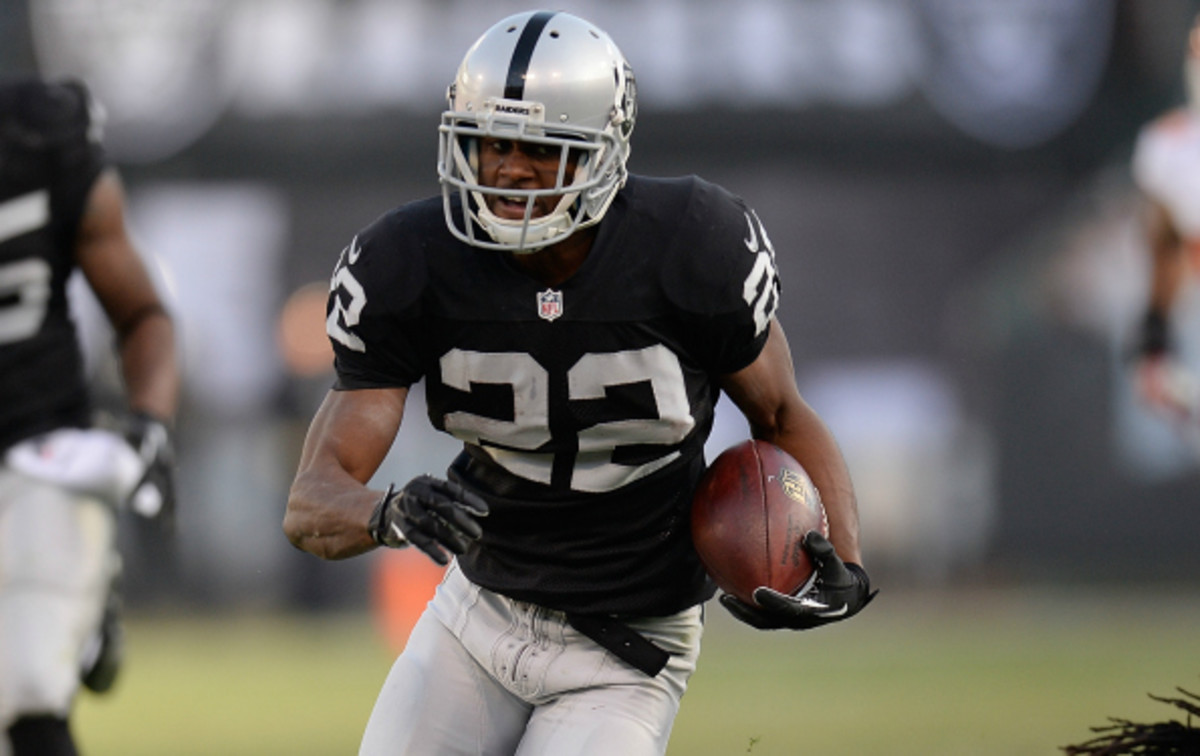 Taiwan Jones plays defense, special teams, and offense for the Raiders. (Thearon W.Henderson/Getty Images)