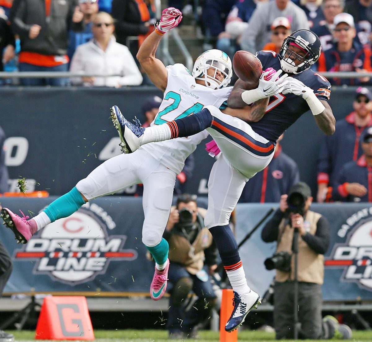 dolphins-Cortland-Finnegan-.jpg