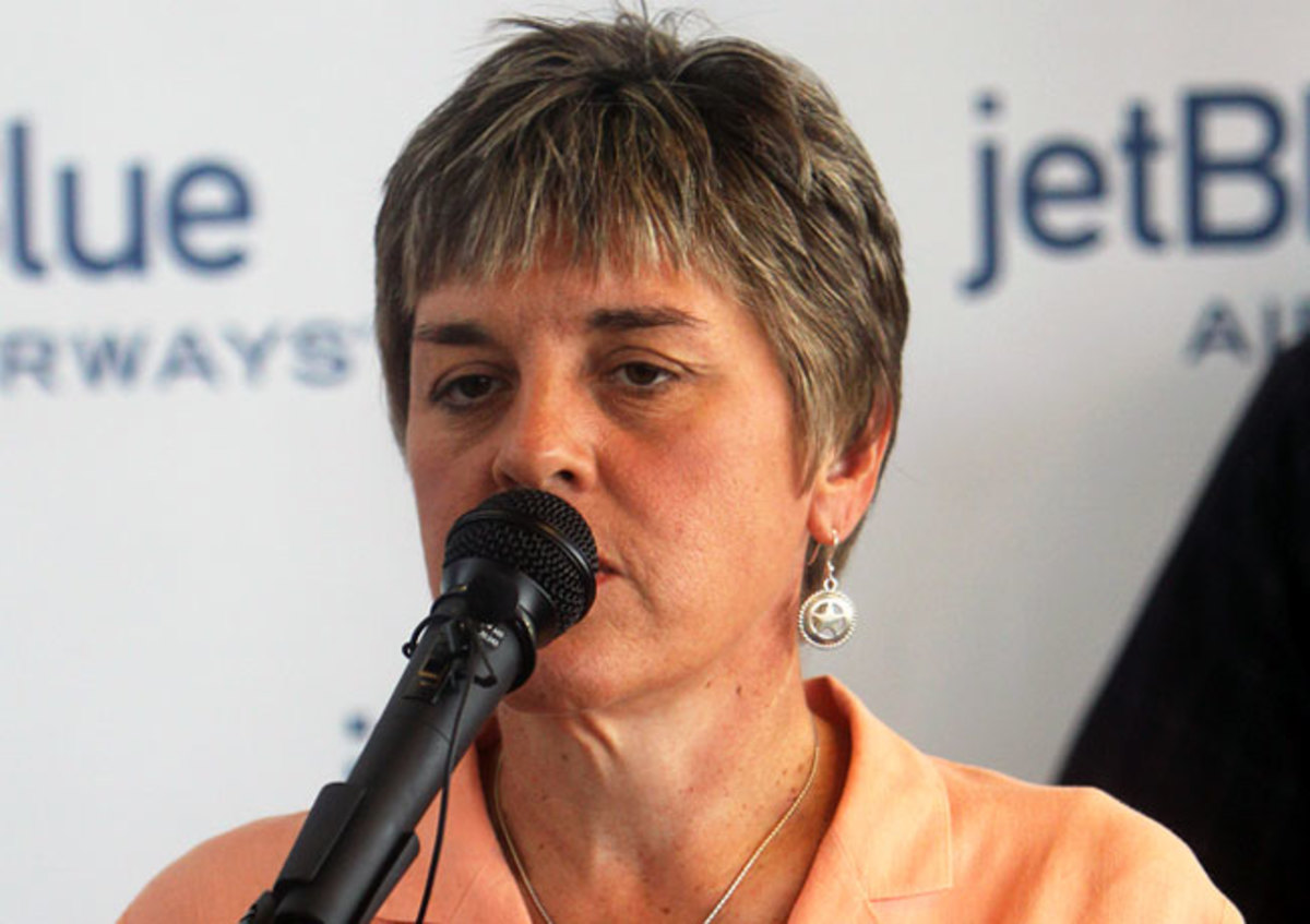 Emails involving Texas women's athletic director Chris Plonsky may prove critical in O'Bannon v. NCAA.