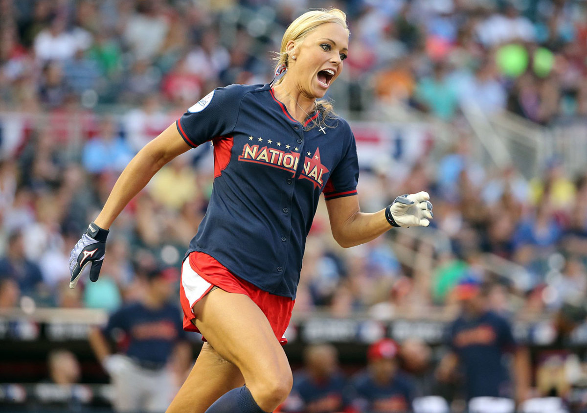 Jennie-Finch-X158462_TK1_01371.jpg