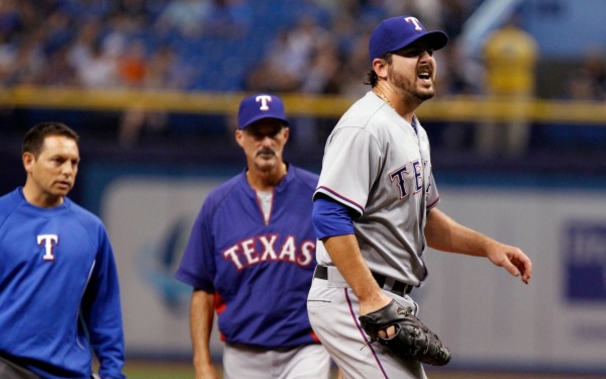  Rangers pitcher Joe Saunders lasted just 3.2 innings in his first start with the team. (Brian Blanco/Getty Images)