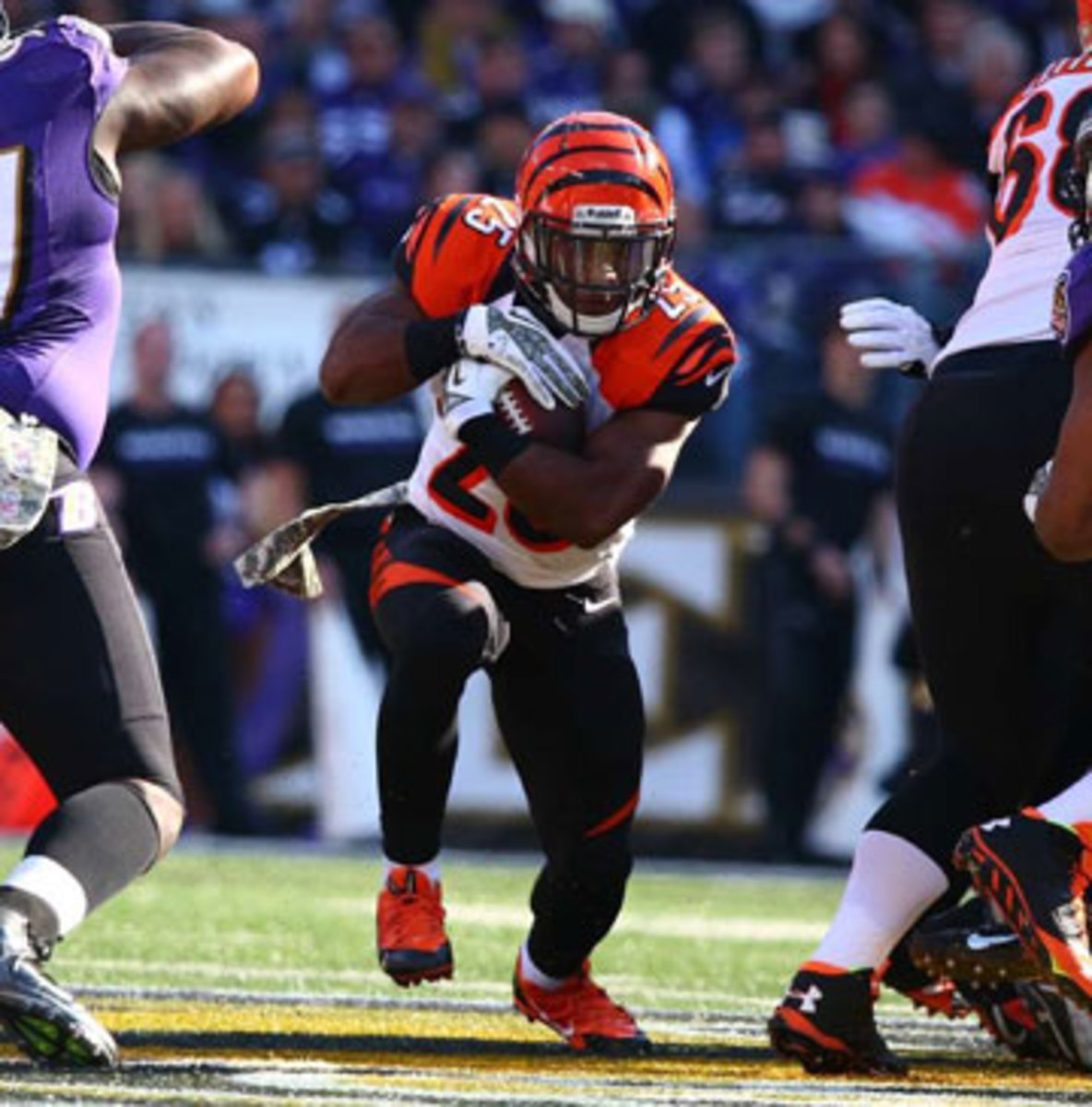 An emphasis on the run in Cincinnati means big things for Giovani Bernard. (Simon Bruty/Sports Illustrated)
