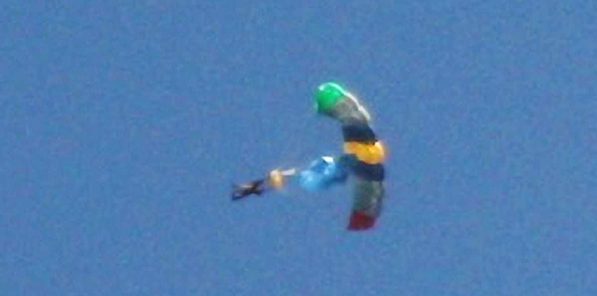 A tandem jump, an accident and a bond that will last forever Sports