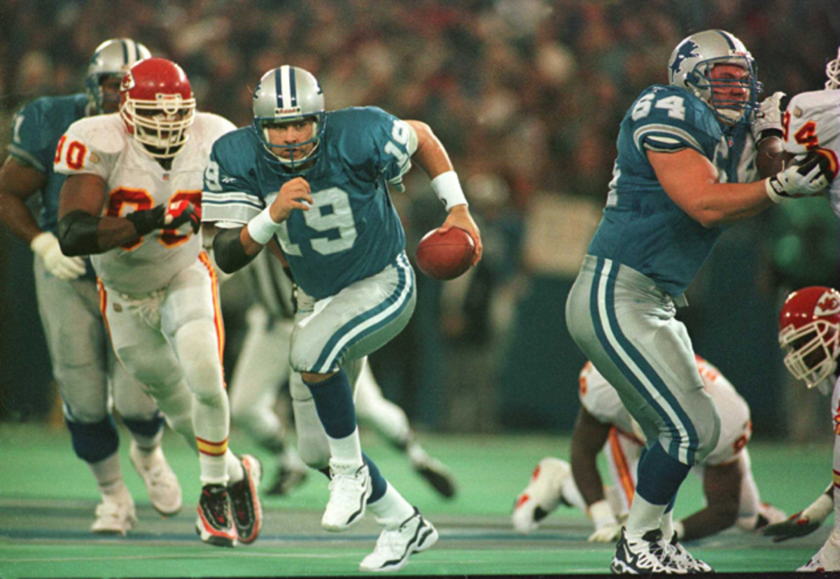 Detroit Lions quarterback Mitchell against the Kansas City Chiefs defense in 1996. 