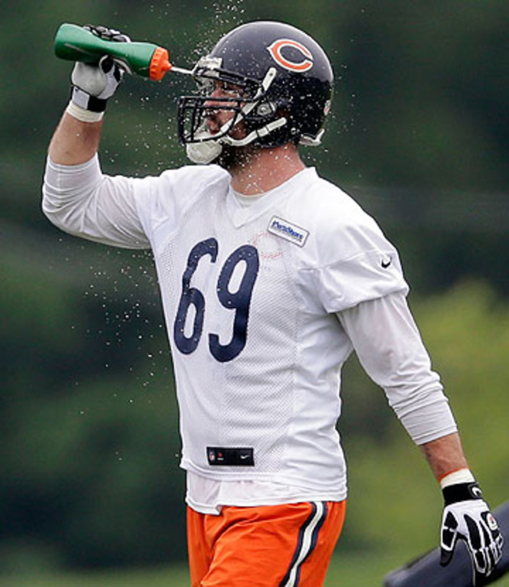 The Bears expect Jared Allen to make a splash as a pass rusher.(Nam Y. Huh/AP)
