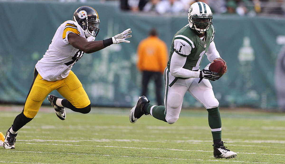 Michael Vick became the first quaterback to surpass 6,000 career rushing yards during Sunday's surprising win over the Steelers. (Tim Clayton/Sports Illustrated/The MMQB)