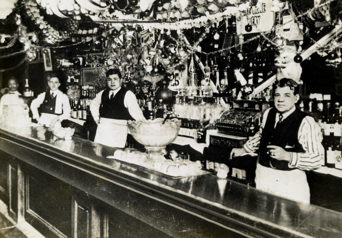 babe-ruth-father-tending-bar.jpg