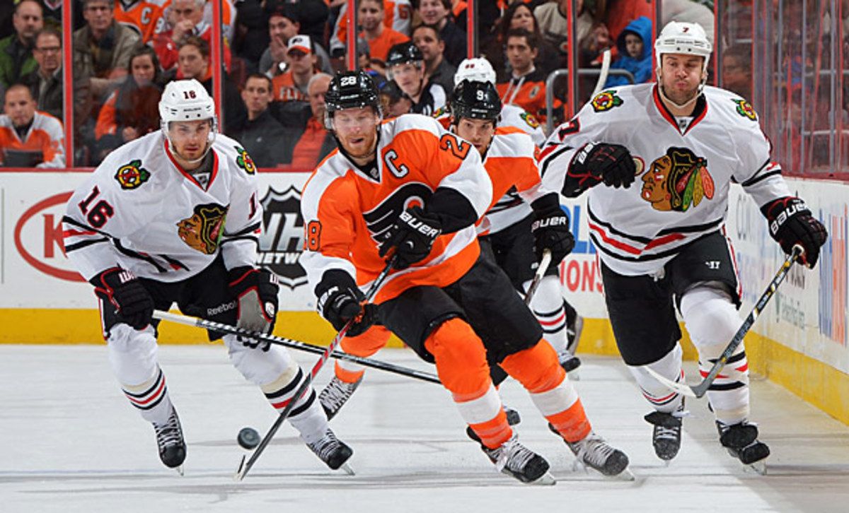Claude Giroux of the Philadelphia Flyers vs. Chicago Blackhawks