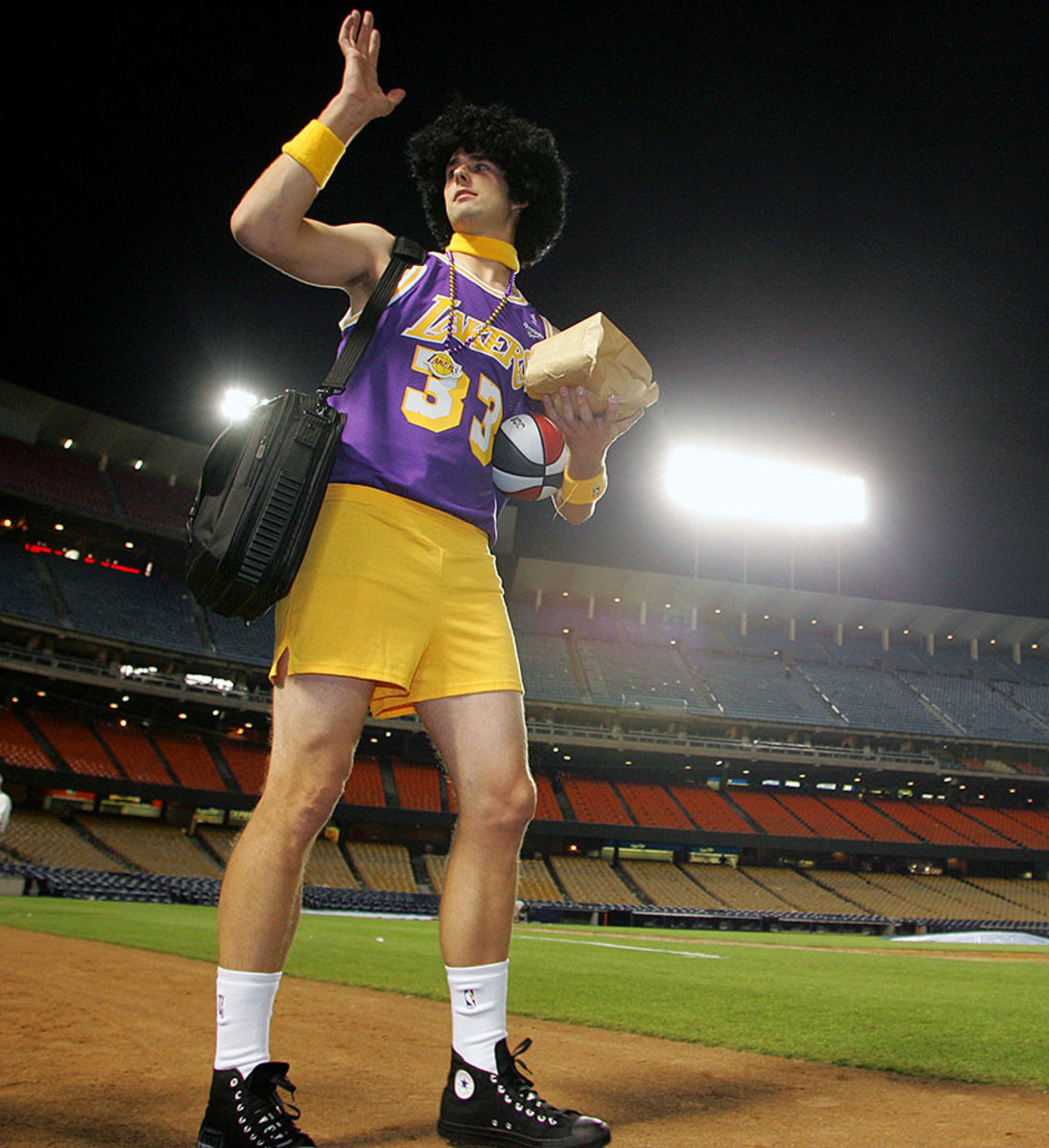 2005-Dustin-Nippert-rookie-hazing.jpg