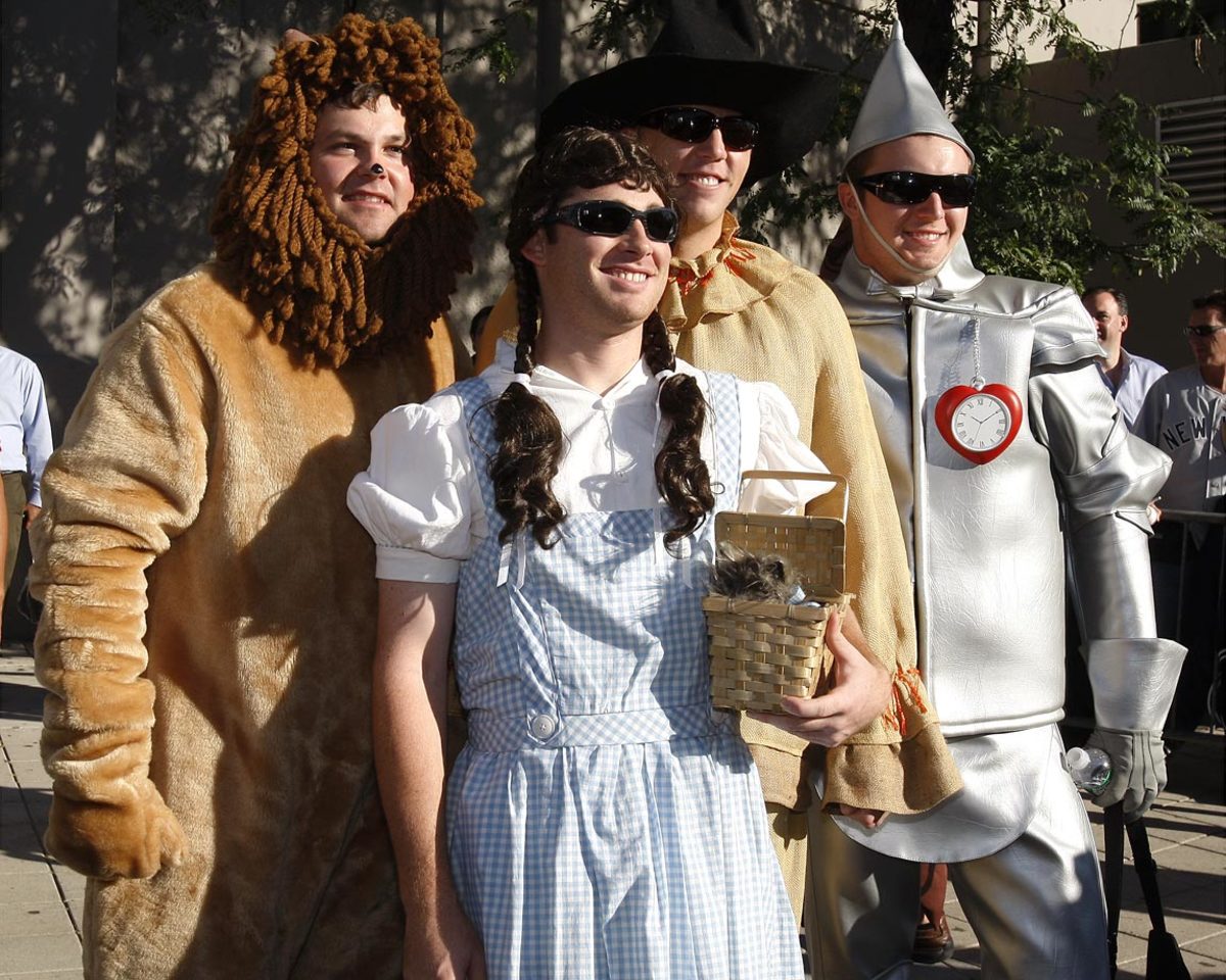 2007-chamberlain-kennedy-duncan-hughes-wizard-of-oz_0.jpg