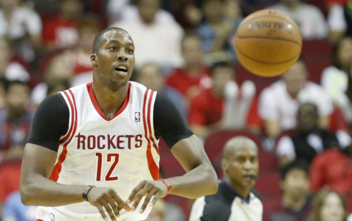 Houston Rockets center Dwight Howard had 19 Pts. and 9 Reb. in his preseason debut.