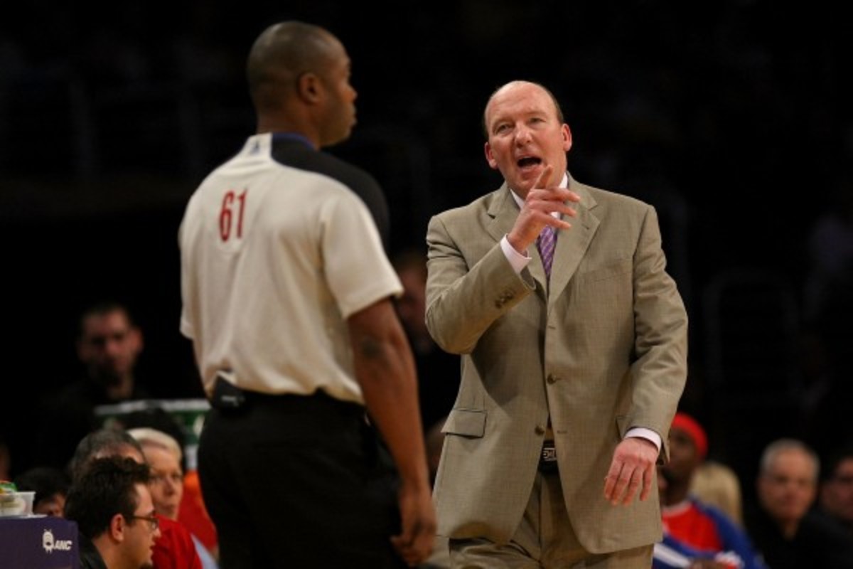 Mike Dunleavy may end up choosing between the Knicks and Lakers if all goes right for the former head coach. (Stephen Dunn/Getty Images)