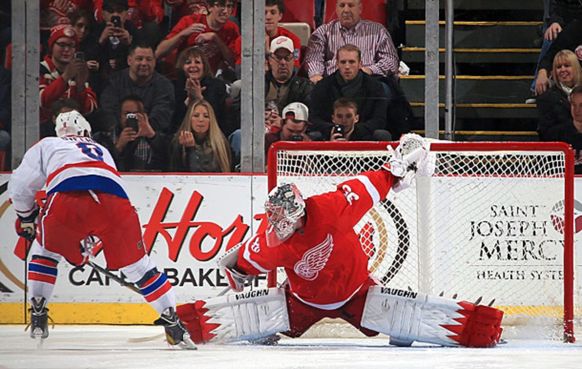 Goalie Jimmy Howard of the Detroit Red Wings