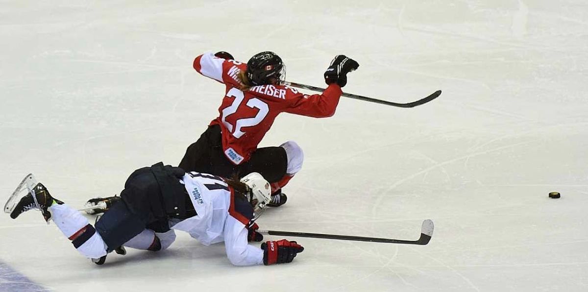 hockey-2.jpg