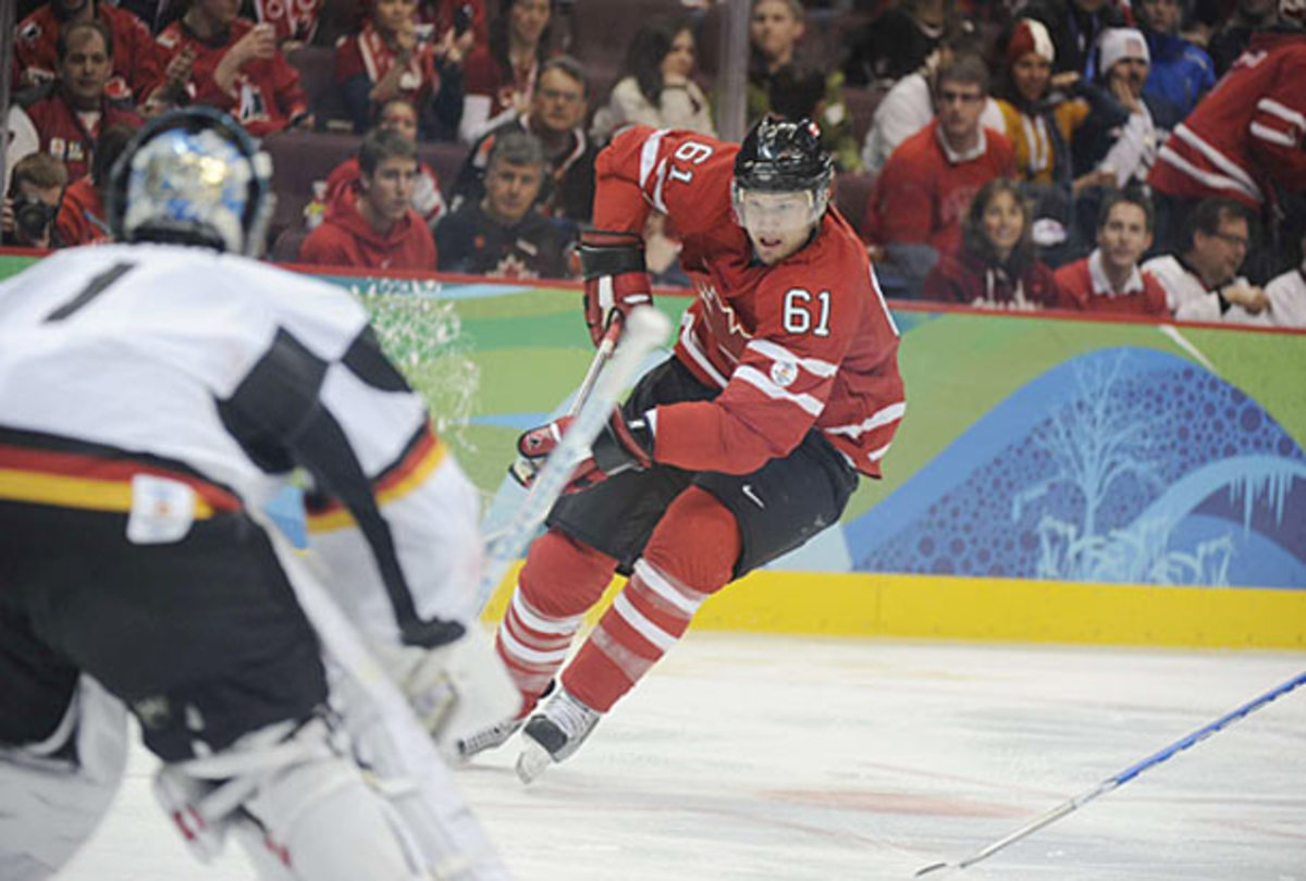 Rick Nash skating for Team Canada at the 2010 Winter Olympics.
