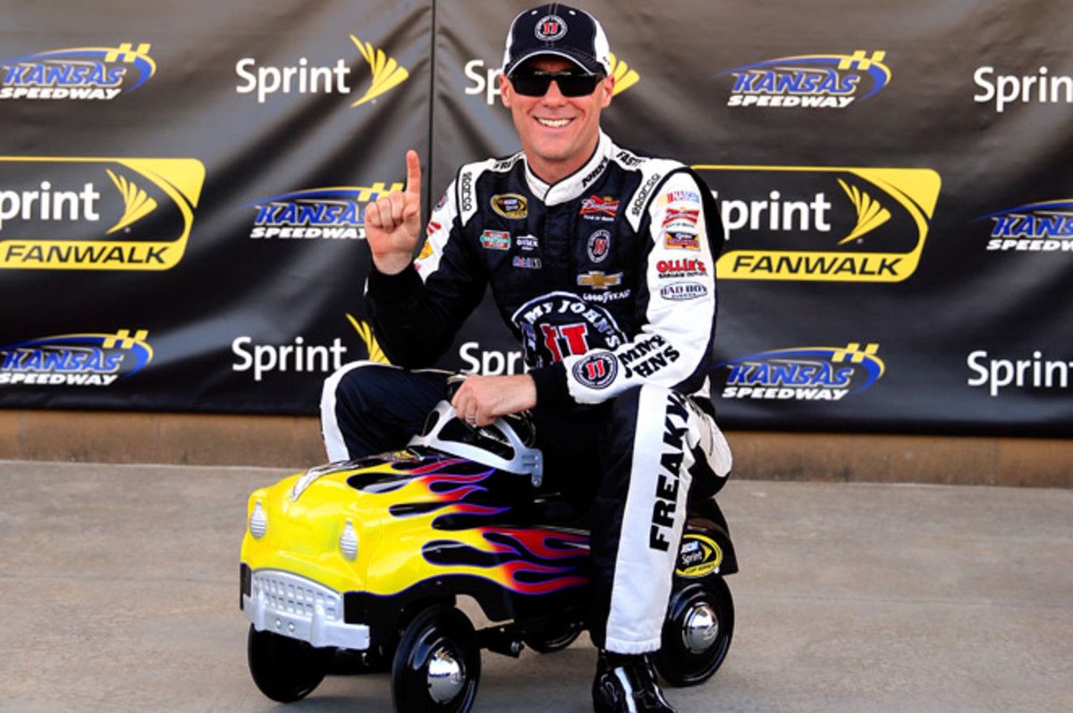 Harvick was back on top at the 1.5-mile track, posting a track record to help propel him to his second pole of the season.
