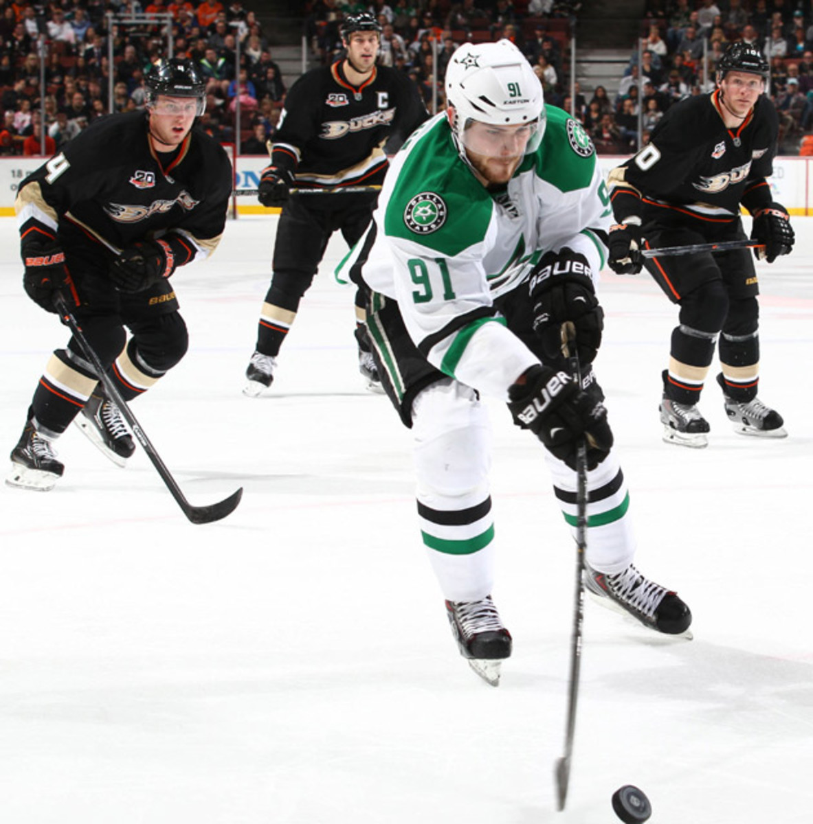 Drafted in 2010 by the Boston Bruins, center Tyler Seguin has a meticulous workout that produces results you can see in his psychical play on the ice for his current team, the Dallas Stars. 
