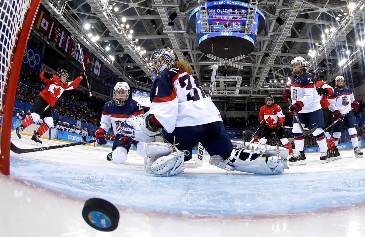 hockey-468934513.jpg