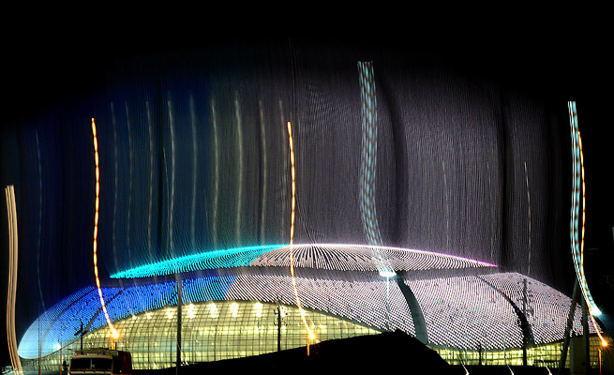 38,000 LED lights embedded in an aluminum roof allow Bolshoy Ice Dome to brighten up the night.