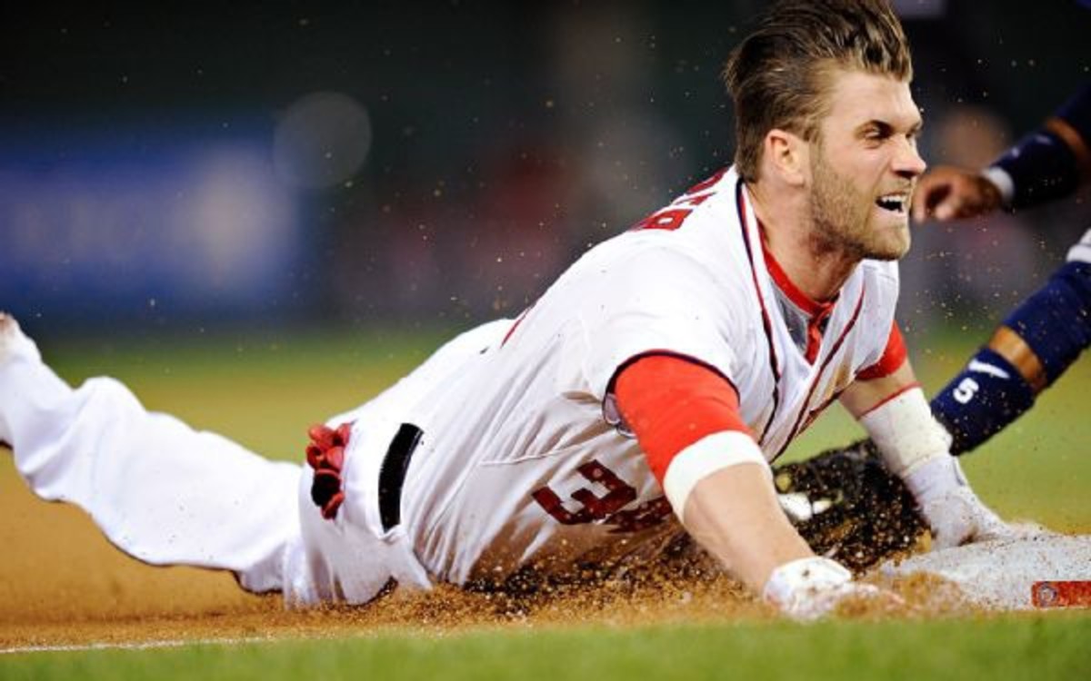 Report Nationals' Bryce Harper has torn thumb ligament, could be out