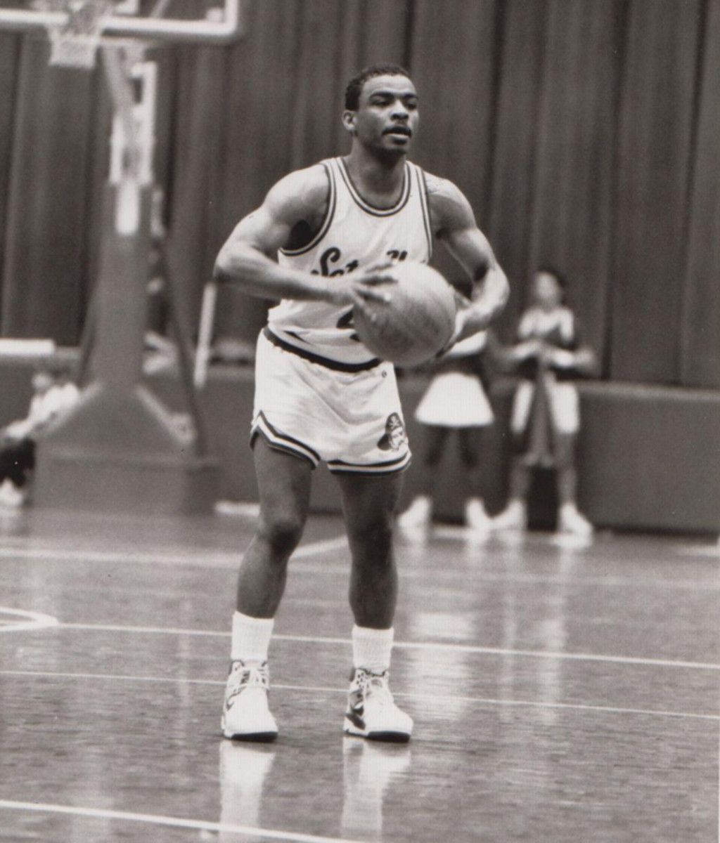 Wiginton reached 1989 NCAA final with Seton Hall.