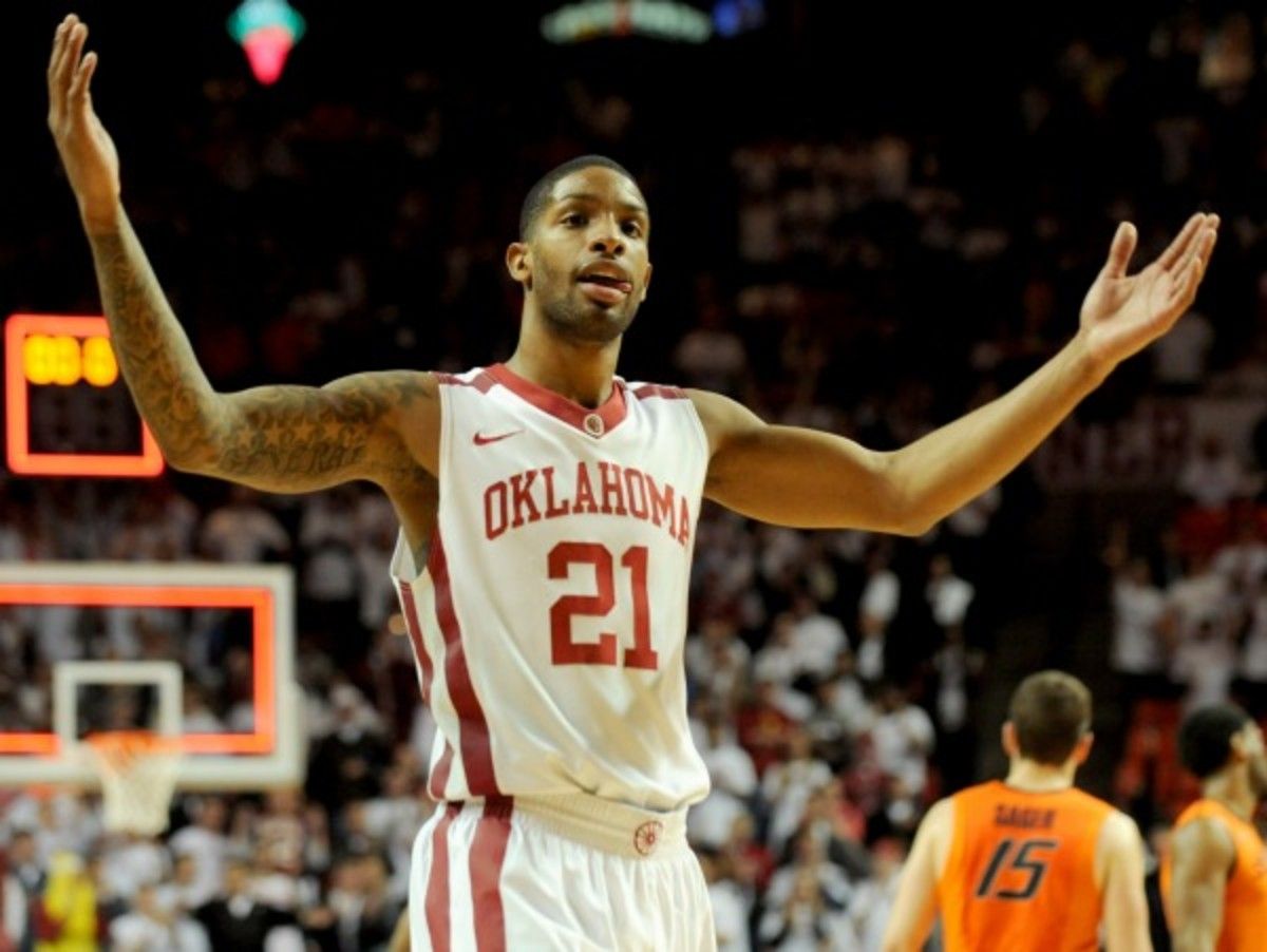 Cameron Clark and the Sooners rolled off a fourth straight win by beating Oklahoma State. (Brody Schmidt/AP)
