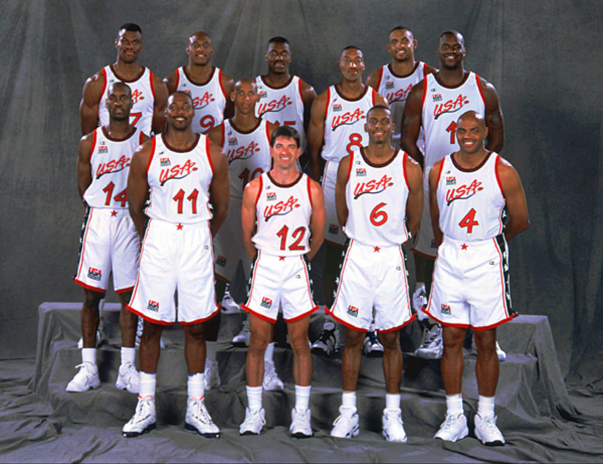 Dream Team III. Top row from left are: David Robinson, Mitch Richmond, Hakeem Olajuwon, Scottie Pippen, Grant Hill and Shaquille O'Neal. Bottom from left are Gary Payton, Karl Malone, Reggie Miller, John Stockton, Anfernee Hardaway and Charles Barkley. (AP Photo/Andrew D. Bernstein/USAB Photos)